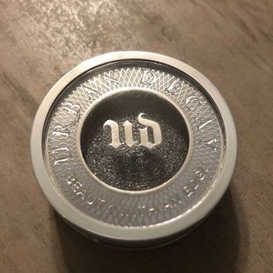 Urban Decay Eyeshadow in Moonspoon ⭐️